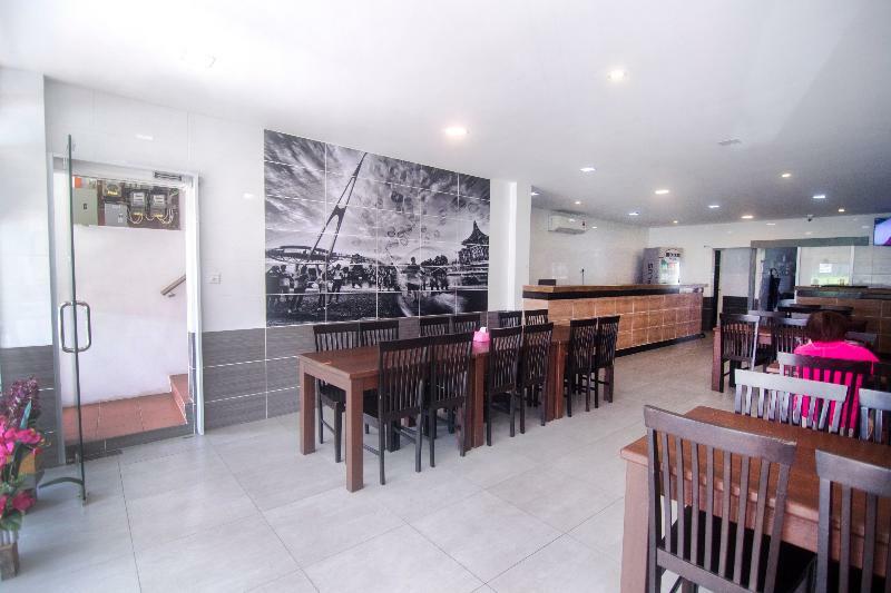 OYO 836 Mandurah Room&Cafe Kuching Exterior foto