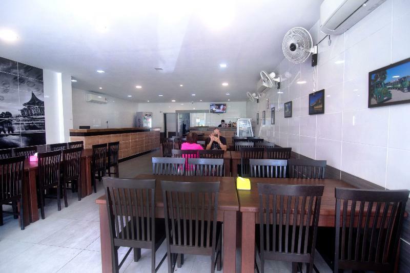 OYO 836 Mandurah Room&Cafe Kuching Exterior foto
