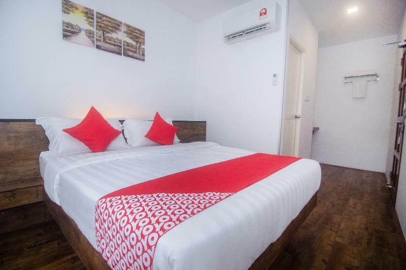 OYO 836 Mandurah Room&Cafe Kuching Exterior foto