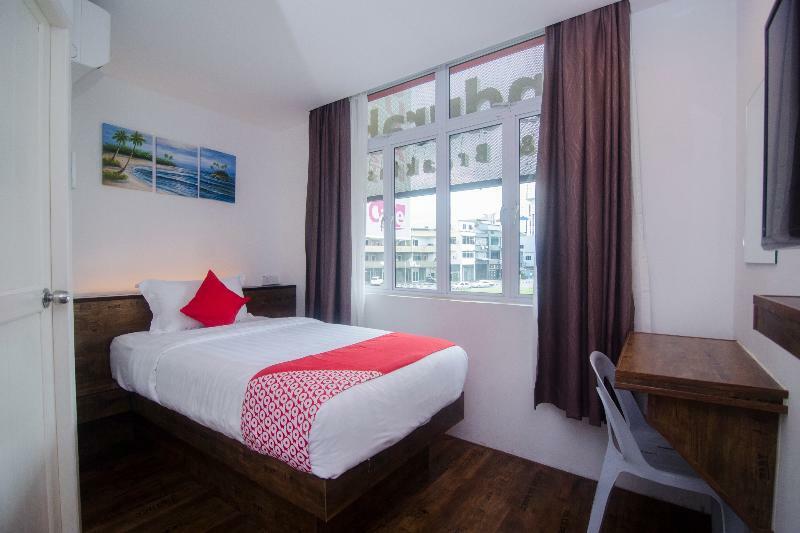 OYO 836 Mandurah Room&Cafe Kuching Exterior foto