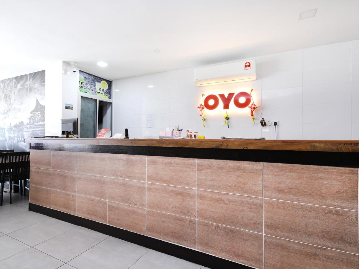 OYO 836 Mandurah Room&Cafe Kuching Exterior foto